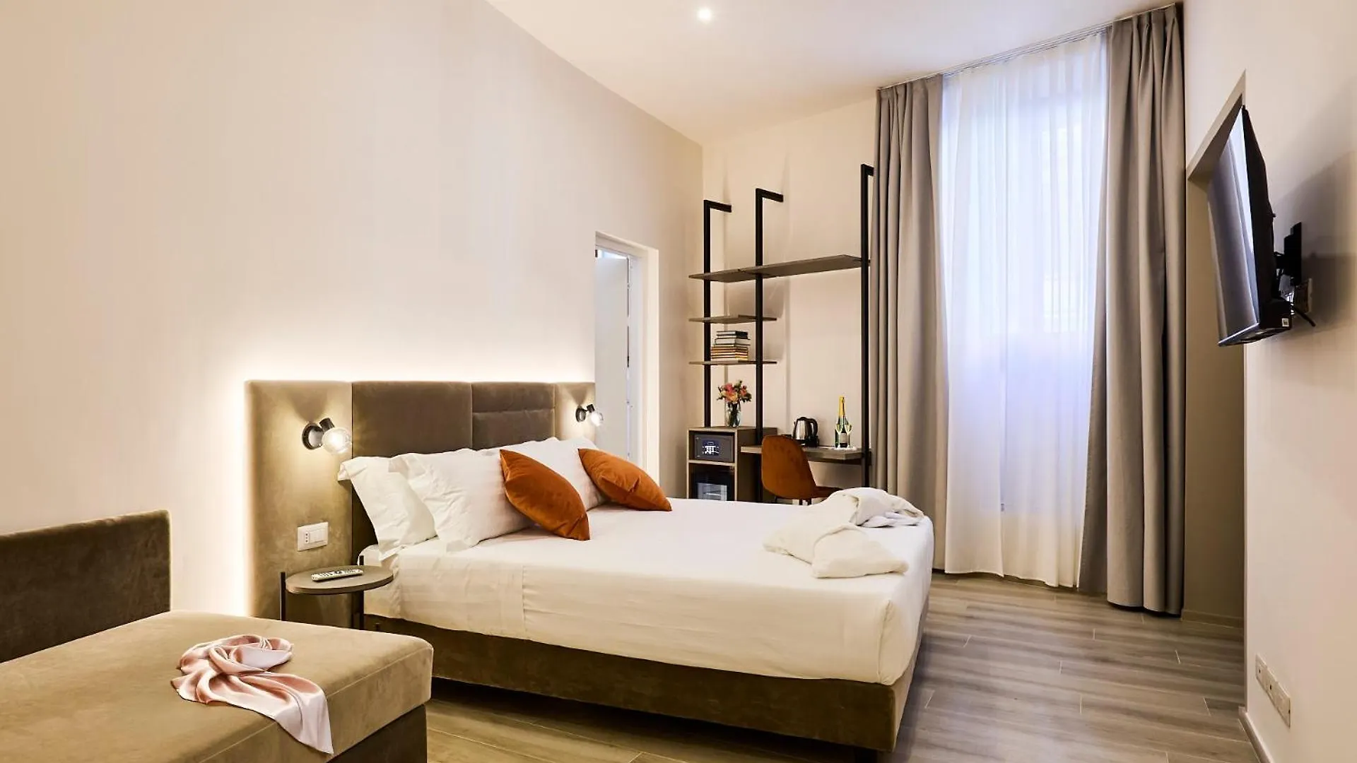 Urban Guesthouse Monti contacts